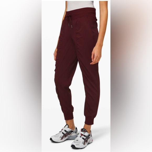 lululemon athletica Pants - COPY - Lululemon Dance Studio/Beyond the Studio Jogger
Black Sz 6